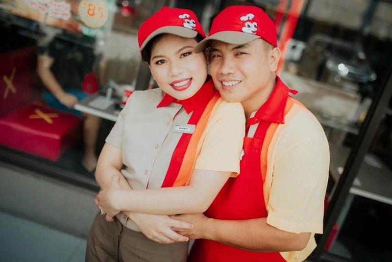 feel-the-joy-of-love-as-told-by-two-couples-in-the-much-awaited-valentines-day-edition-of-mykwentongjollibee