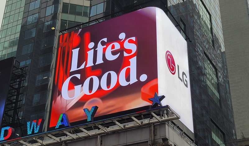 lg-smiles-back-to-the-world-with-its-new-brand-identity